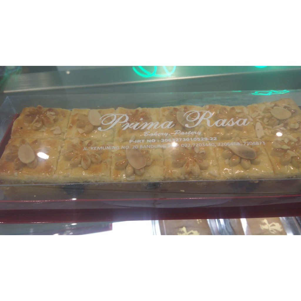 

ENGLISH CAKE PRIMA RASA BANDUNG BEST SELLER HOT SALE PROMO HITS KEKINIAN OLEH2 GIFT HAMPERS PARCEL