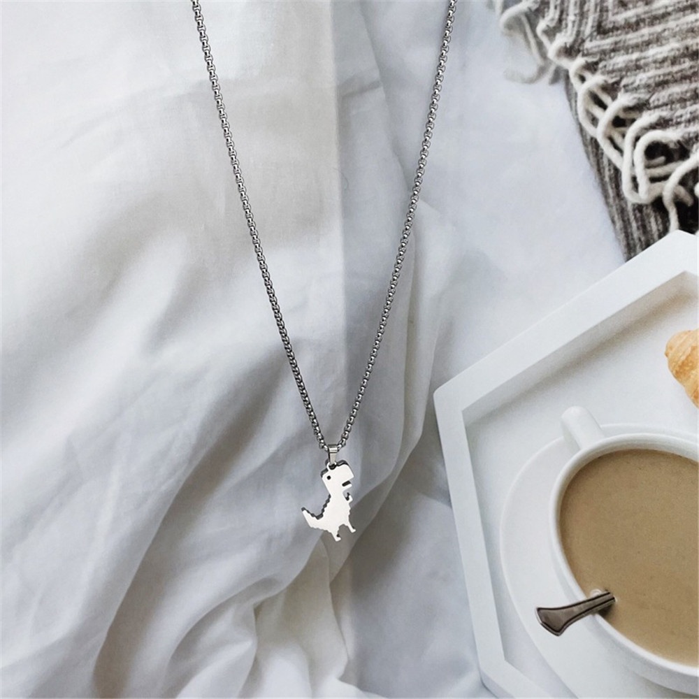 【COD Tangding】Kalung Rantai Liontin Dinosaurus Kecil Bahan Titanium Steel Gaya Hip Hop Untuk Aksesoris Pasangan