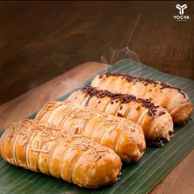 Bolen Lilit Yogya Bread Co Bandung 1 pak = 4 pcs