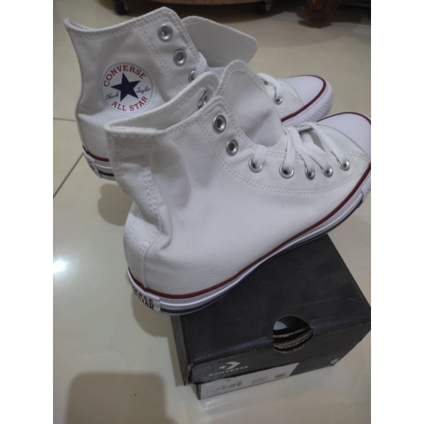 Sepatu Converse (asli)