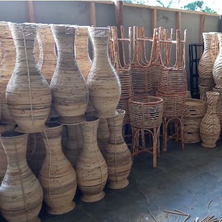 Vas Bunga Guci Rotan Tinggi 70cm / Pot Bunga Rotan Dekorasi Ruang / Guci Rotan Alam / Guci Rotan Alam