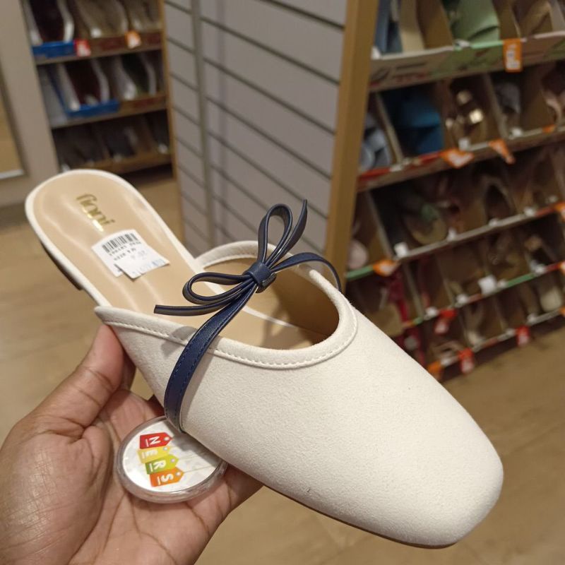 PAYLESS FLATSHOES - BOW MULE IVORY 196185 BY FIONI