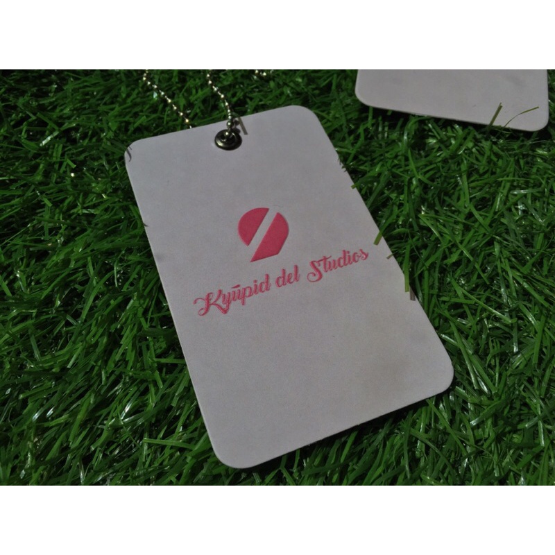 

hangtag Exclusive logo emboss