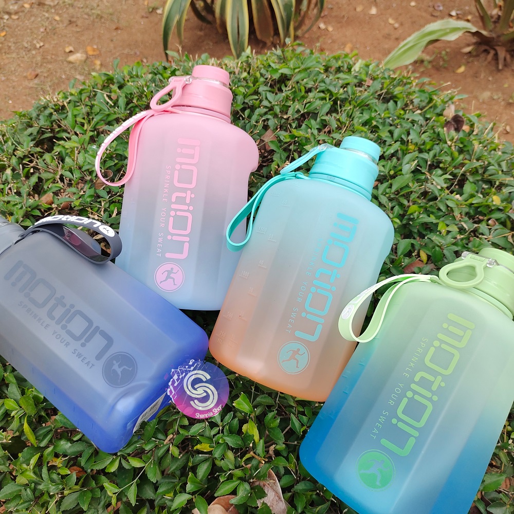 [BISA COD] Botol Motion 2200ml JUMBO FREE POUCH STICKER Botol Minum Motivasi Sport Gradasi Botol Korea Viral 2,2L