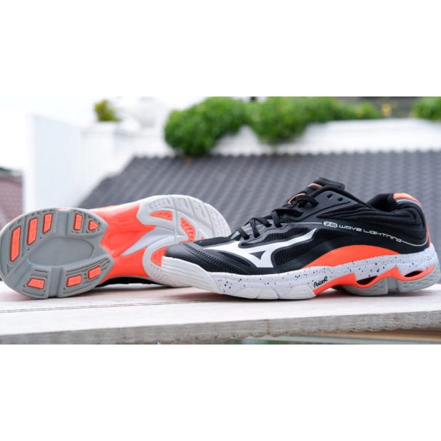 (BAYAR DITEMPAT) ERS SEPATU VOLI MIZUNO WLZ 6 LOW BLACKORANGE PREMIUM VIETNAM IMPORT OLAHRAGA VOLLY 