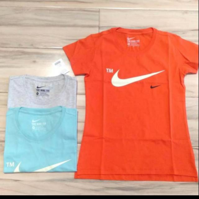 Kaos ladies Nike Logo