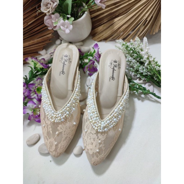 sepatu kathy cream tinggi 3cm