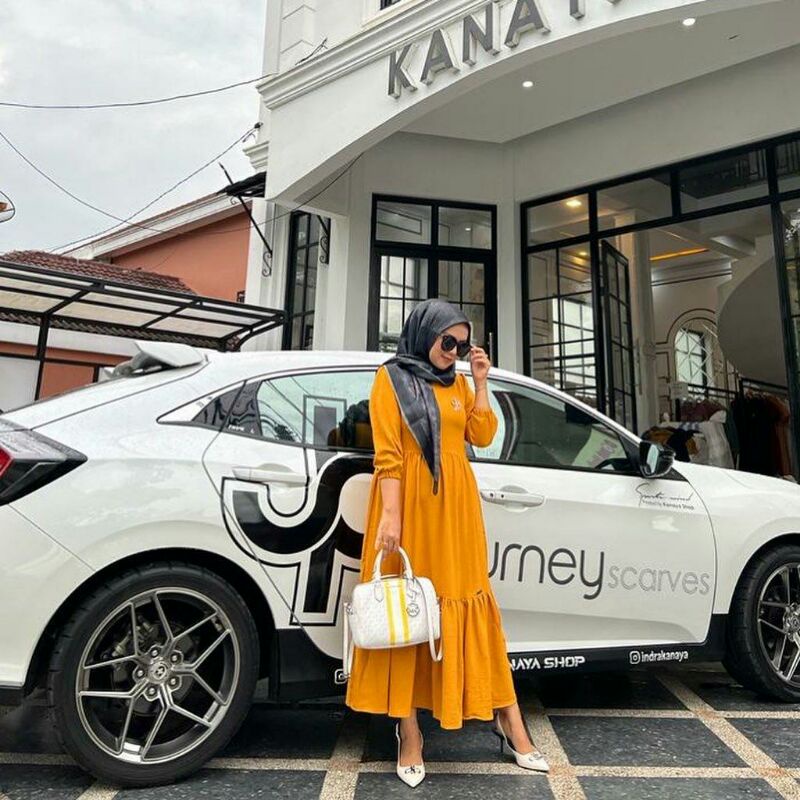 RIANA DRESS CRINKLE PREMIUM BY JOURNEY SCARVES.