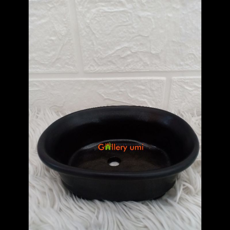 VAS / POT KERAMIK OVAL