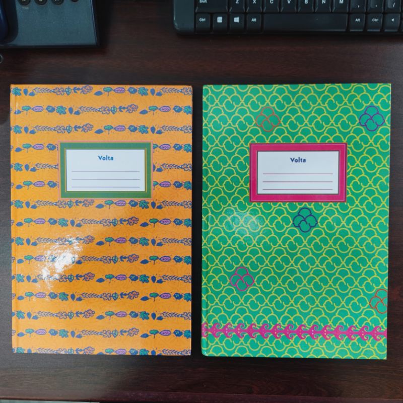 

BUKU TULIS GARIS FOLIO / F4 HARDCOVER VOLTA 100 LBR