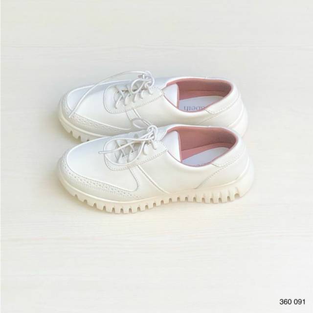 Sepatu wanita elizabeth