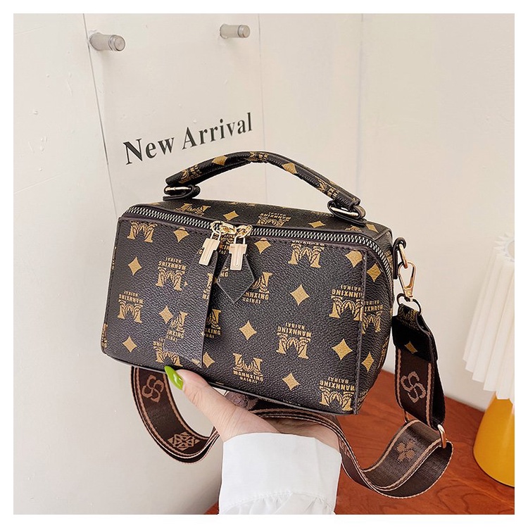 ( 2PC 1KG ) GTBI998879092 New Arrival  !!!  Tas Selempang Wanita Import  Premium Terbaru