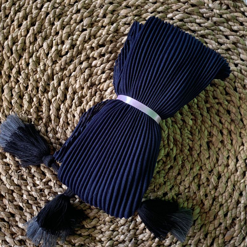 Jilbab Segiempat Pleated Jambul Hijab Jilbab Plisket Tassel-Navy