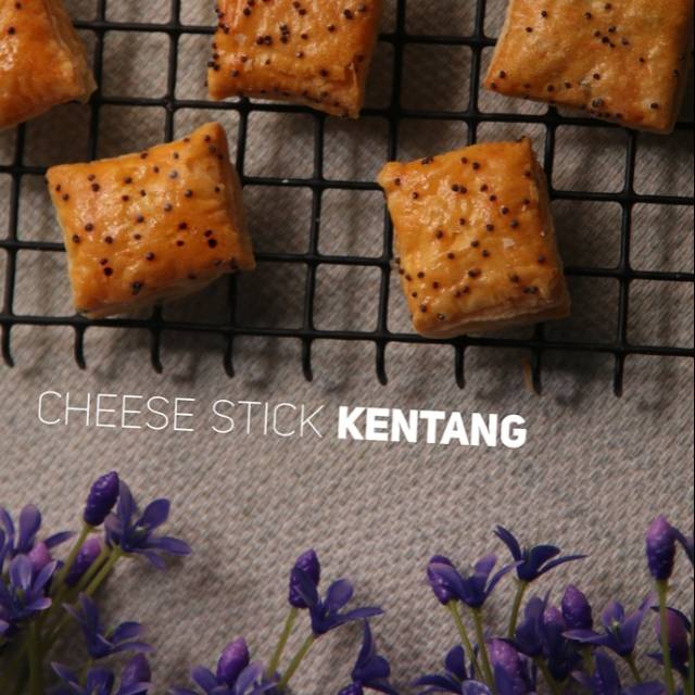 

Kue Kering Cheese Stick Kentang Home Made Roombutter Cookies Lebaran, Natal, Tahun Baru, Imlek