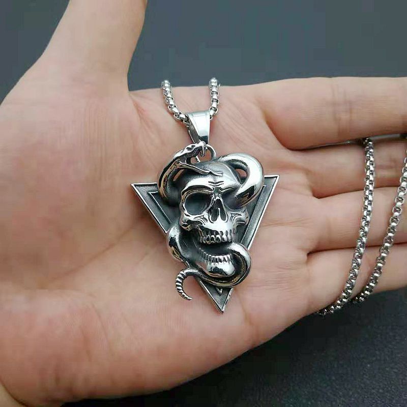 Kalung Liontin Tengkorak Ular Segitiga Terbalik Gaya Gothic Punk Rock Untuk Pria Dan Wanita