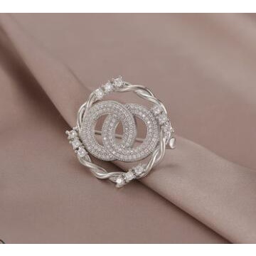 Bros Bentuk Lingkaran Aksen Berlian Bahan Zirkon Warna Emas Gaya Korea