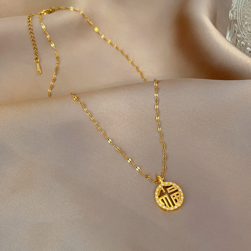 Kalung Titanium Wanita Lucky Karakter China 'Fu' Anti Karat Emas 18k Berlian Perhiasan Titanium Asli