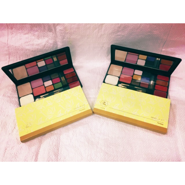 VIVA MAKE UP KIT @MJ