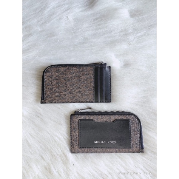 Michael Kors Gifting Large Zip card case wallet sign brown black