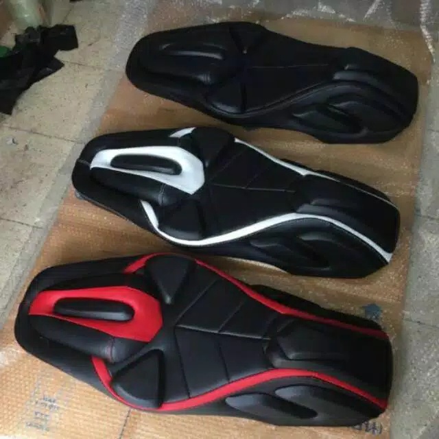 Jok motor honda vario 150 vario 160 bahan kulit mbtech -jok  vario 150 vario 160 costume variasi