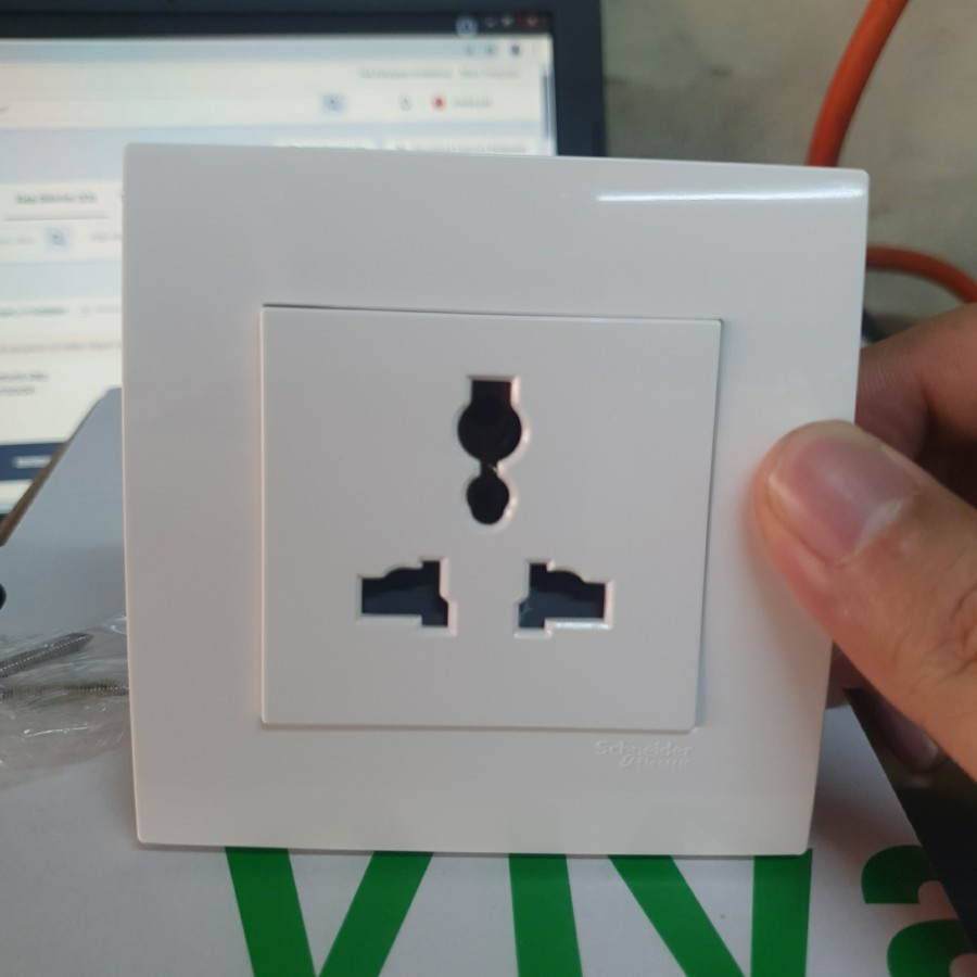 STOPKONTAK STOP KONTAK UNIVERSAL 3PIN 3 PIN SCHNEIDER VIVACE KB413S