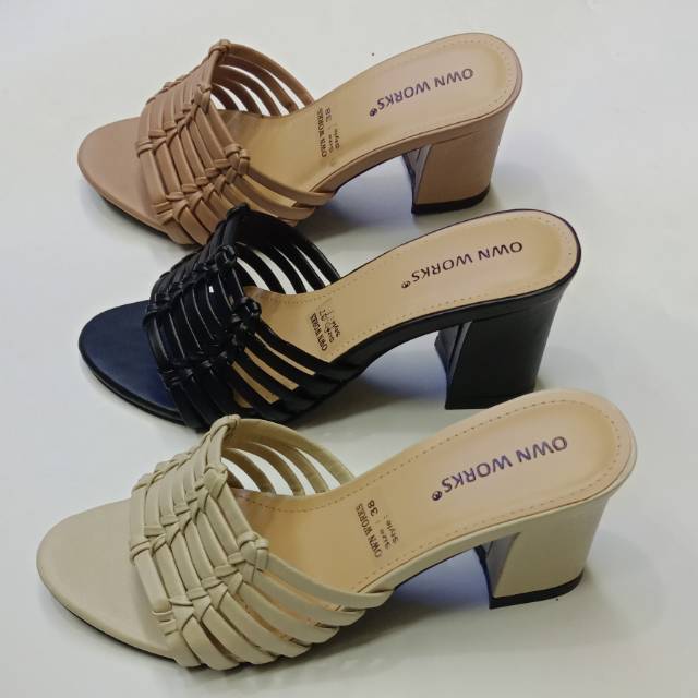 Tikaria Heels Wanita