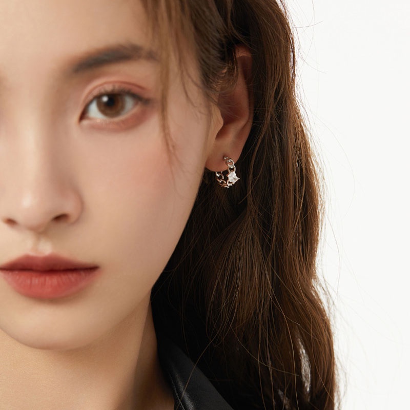 Anting Tusuk Desain Unik Simple Untuk Wanita