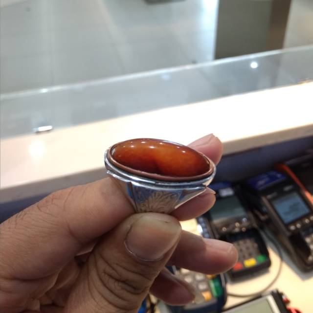 Batu cincin pandan merah