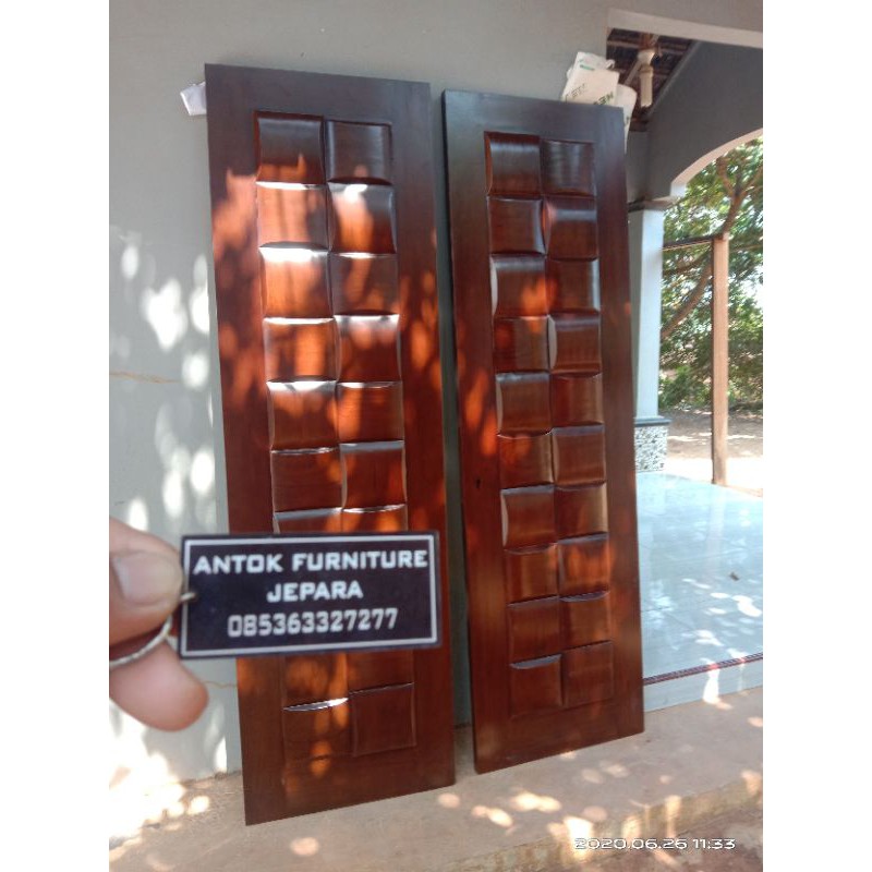 pintu utama rumah kayu jati