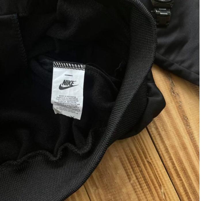 LANGSUNG ATC.. jaket pria tracktop nike small swosh