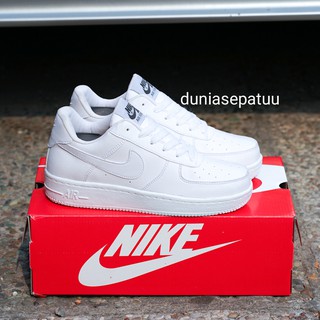 sepatu sneakers nike