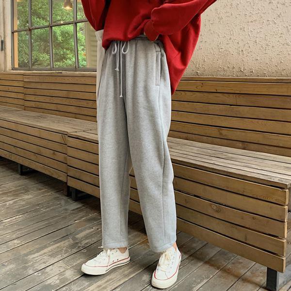 Celana Panjang Wanita Model High Waist Longgar Lurus Gaya Celana Panjang Wanita Model High Waist Longgar Lurus Gaya