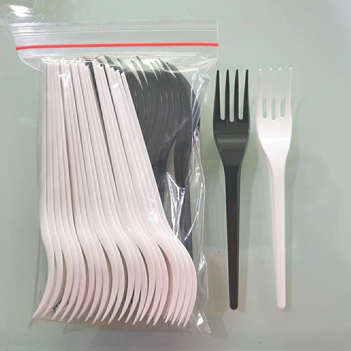 1710 garpu plastik / garpu makan plastik (pesan kelipatan 25 pcs) - Hitam