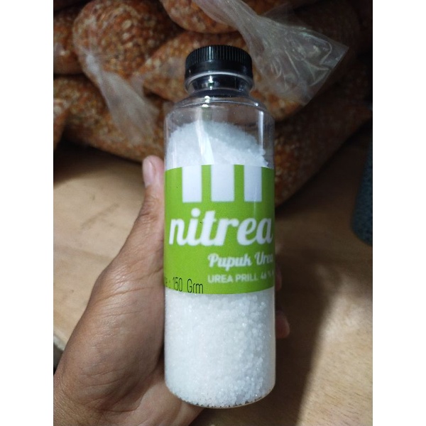 pupuk untuk tanaman buah, daun penyubur  urea putih kemasa botol