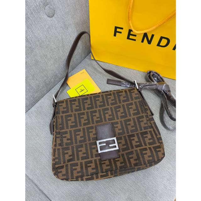 Fendi Zucca Vintage Pattern Mamma Baguette Tas Kerja Besar Kantoran Kanvas Branded