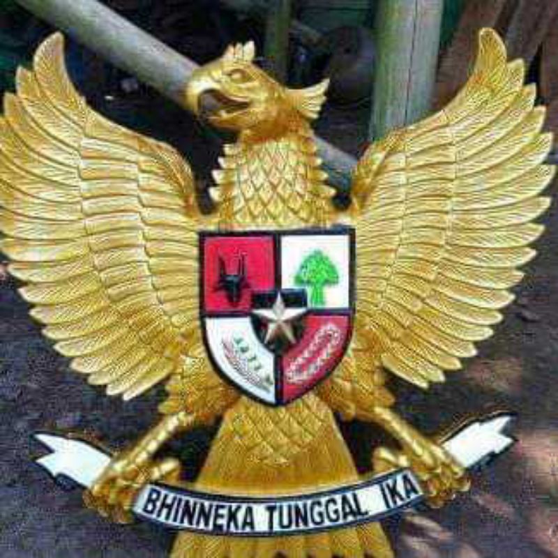 garuda pancasila kayu jati