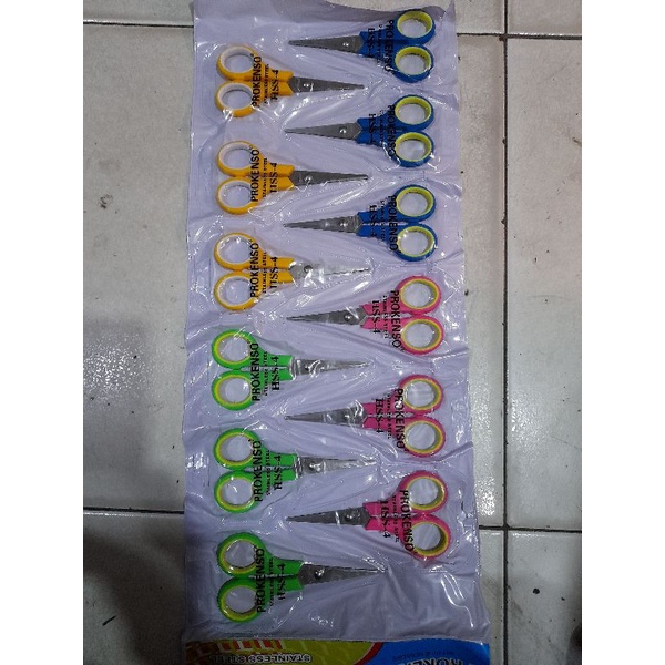 

1 RENTENG (12 PCS) GUNTING SW WARNA KECIL