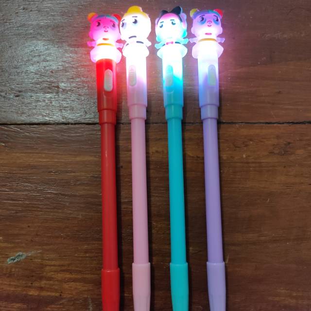 

Pulpen lampu karakter lucu