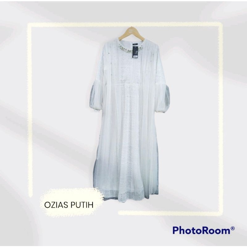 Gamis putih Ozias