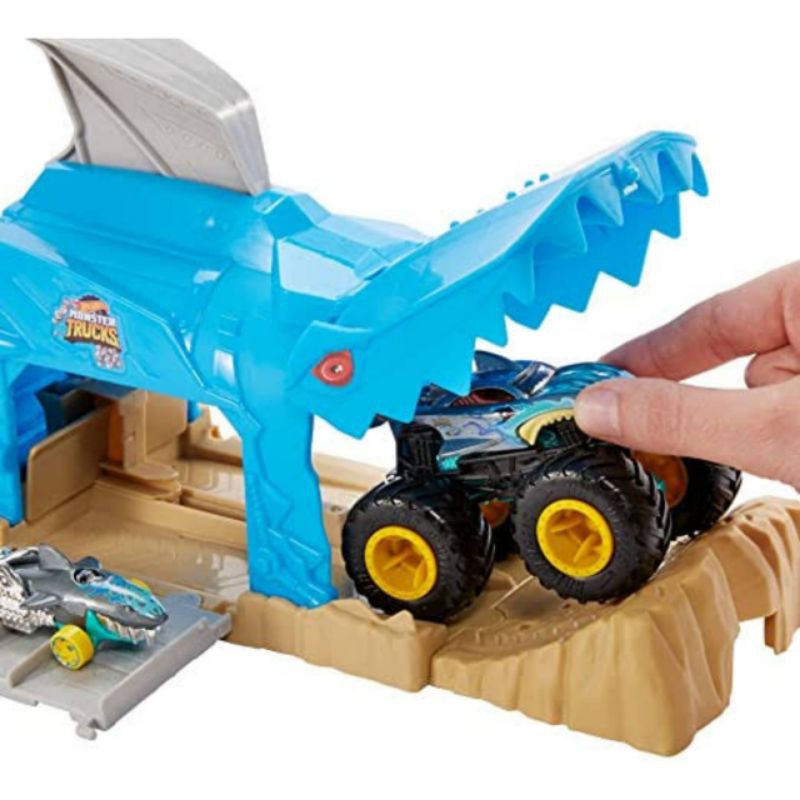 ORI original hot wheels hotwheels pit and &amp; launch monster truck team shark wreak diecast mainan