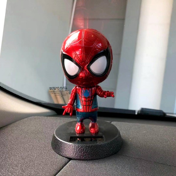 NEW GLOSY Solar Power Spiderman Pajangan Figure Miniatur Mobil Goyang Kepala Shacking Head