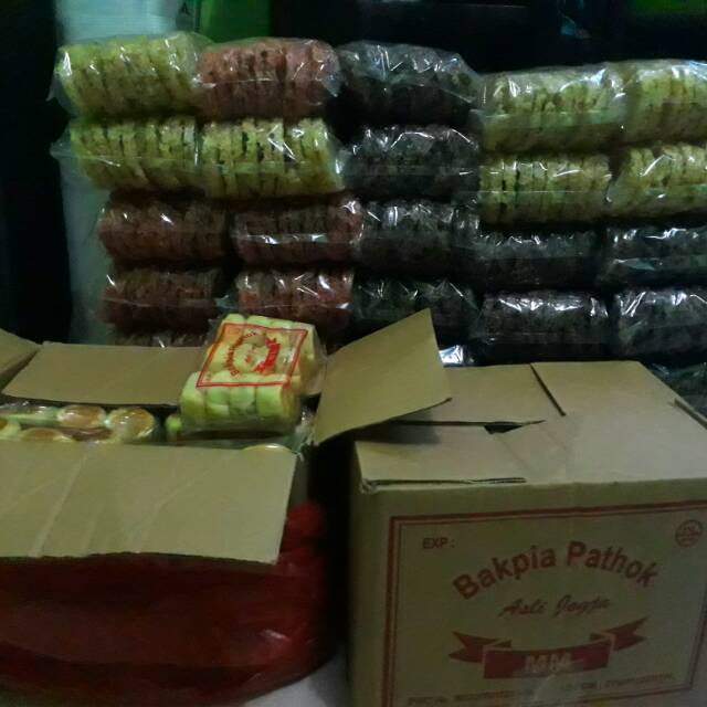 

Rengginang dan bakpia