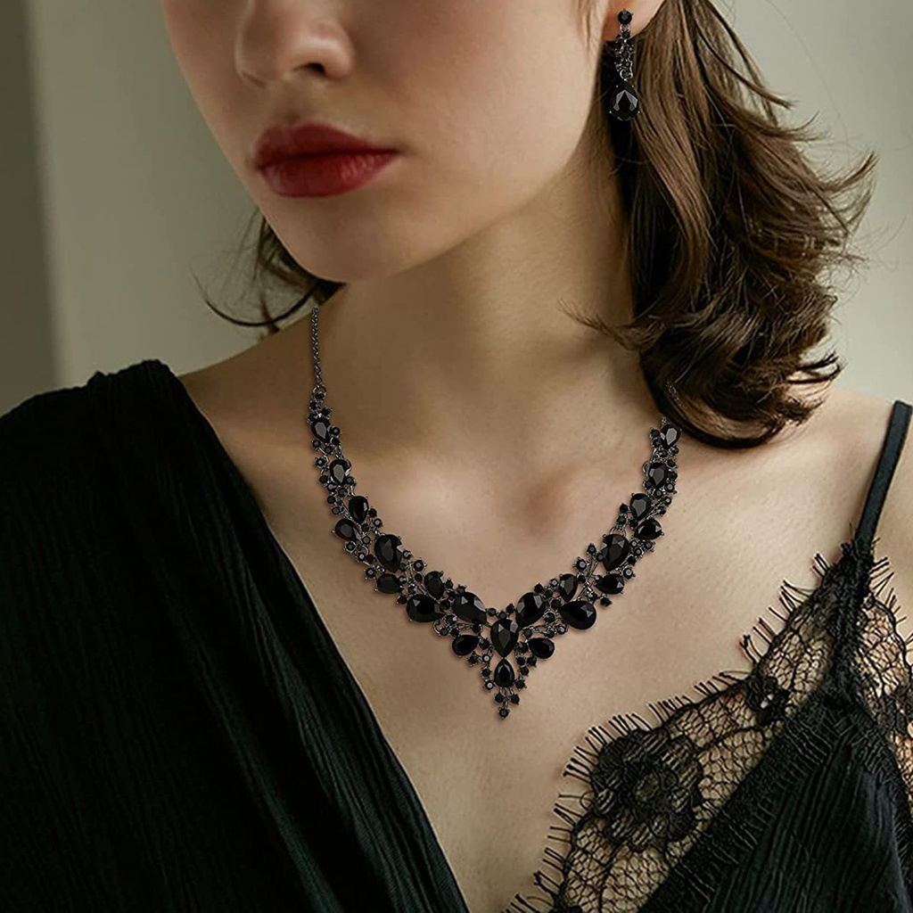 Hu Hu Hu Hu Hu Alat Bantu Pasang Kacamata♡ Set Anting Tusuk Gantungkalung Rantai Dengan Liontin Berlian Imitasi Inlaid Untuk Wanita