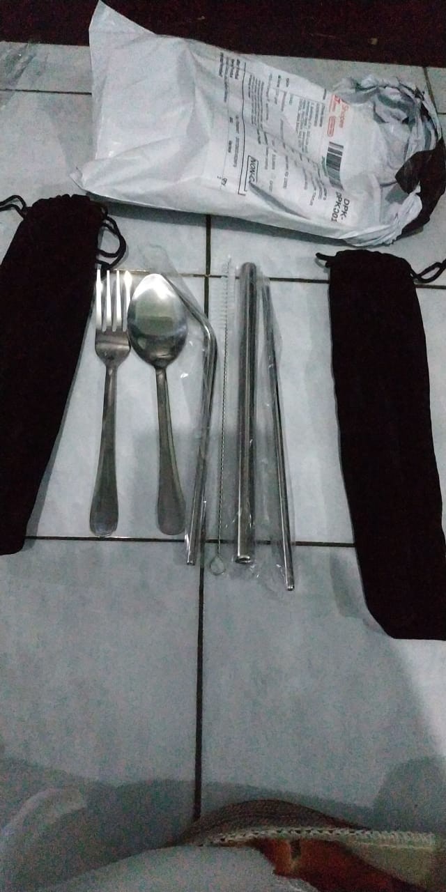 Sendok Garpu Dan Sedotan Stainless