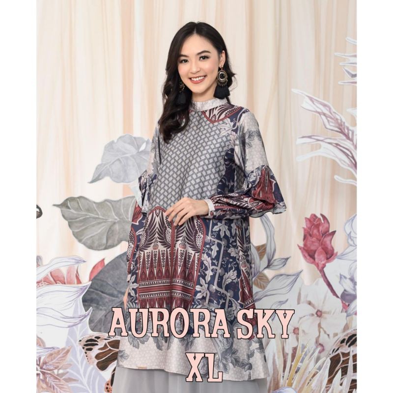 Celebes Tunic Aurora Sky XL , Celebes Tunic Wearing Klamby
