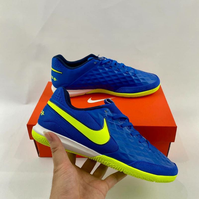 Nike Tiempo Legend 8 Academy Skycourt Pack IC