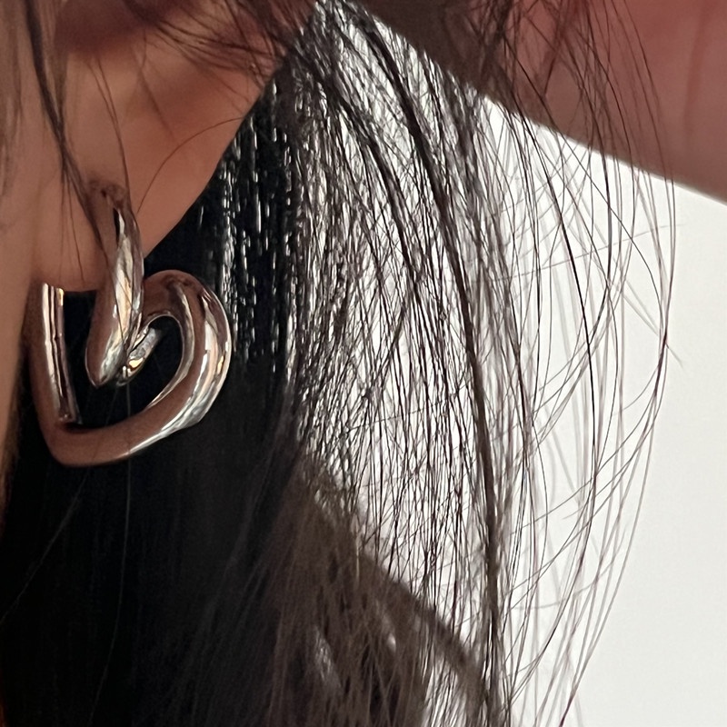 Anting Bentuk Hati Bahan Logam Gaya Korea Untuk Aksesoris