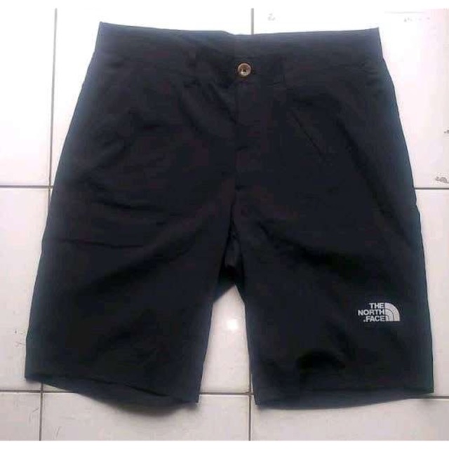 Celana pendek the north face