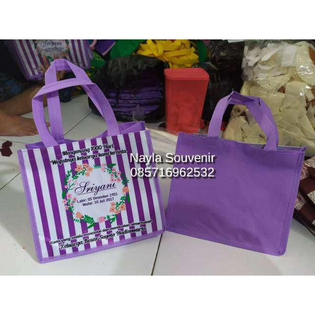 

Tas berkat mengenang 1000 hari / tas besek dus 20x20 custom