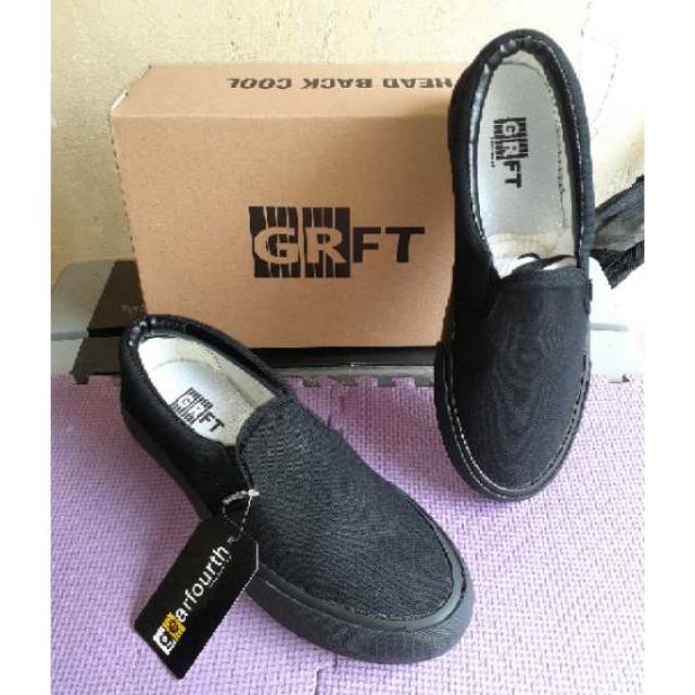 Slipon Gearfourth snoopy All black